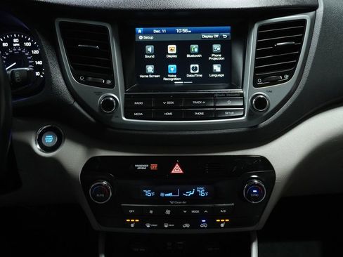 Used 2018 Hyundai Tucson Sport image 15