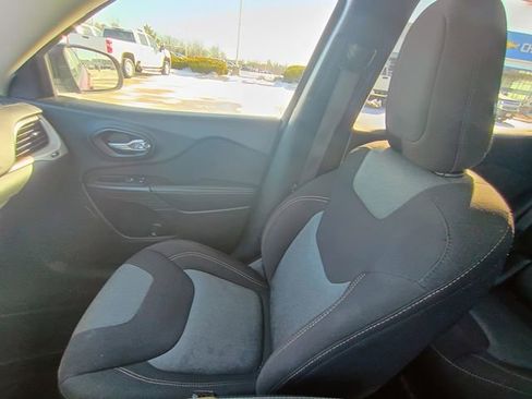 Used 2016 Jeep Cherokee Sport w/ Cold Weather Group image 26