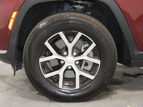Used 2024 Jeep Grand Cherokee L Limited AWD/4WD image 19