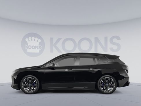 Used 2022 BMW iX xDrive50 w/ Premium Package AWD/4WD image 2
