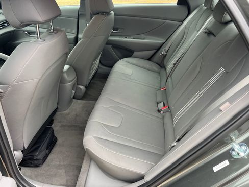 Certified 2025 Hyundai Elantra SEL image 20