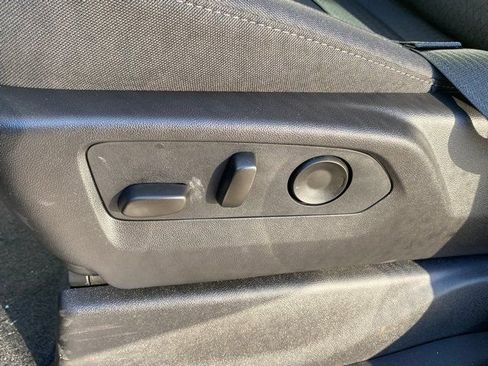 New 2026 GMC Sierra 1500 SLE image 18