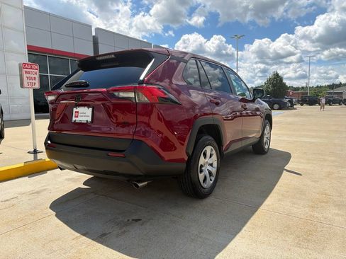Used 2023 Toyota RAV4 LE FWD image 10