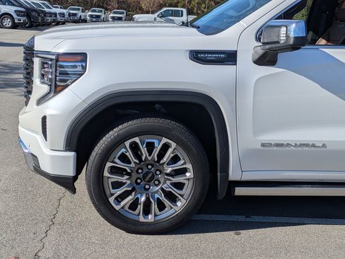Used 2024 GMC Sierra 1500 Denali Ultimate image 11