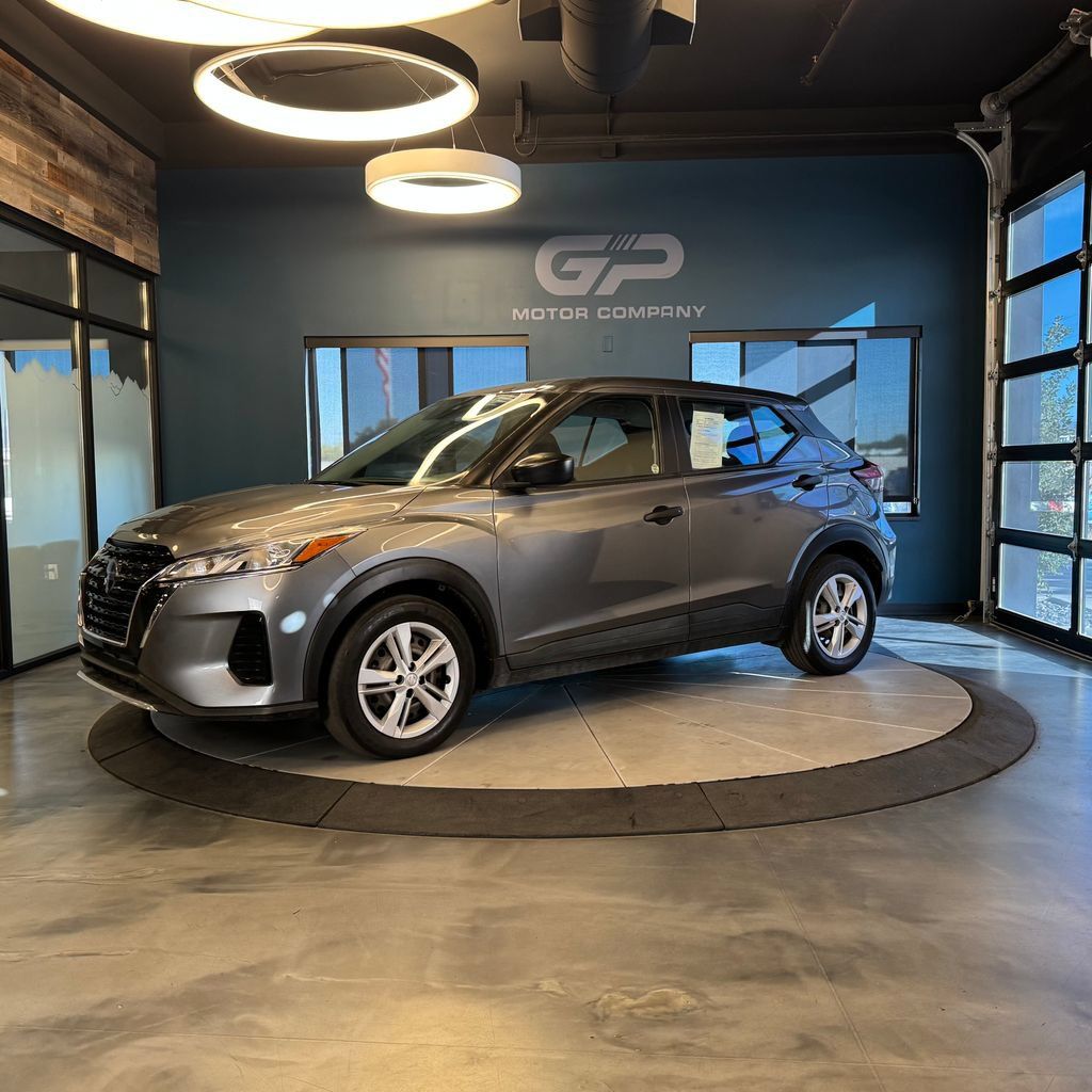 Used 2021 Nissan Kicks S FWD image 7