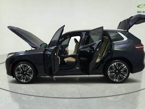 Used 2025 BMW X3 xDrive30i w/ Premium Package AWD/4WD image 11