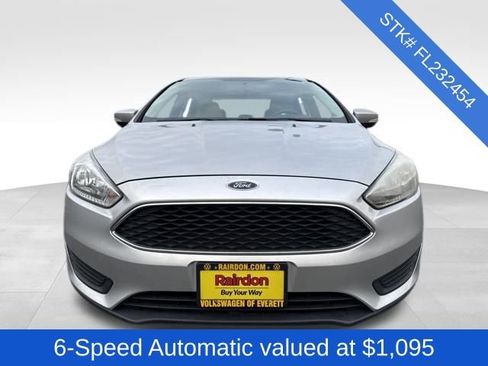 Used 2015 Ford Focus SE image 2