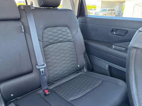 Used 2025 Nissan Pathfinder SV FWD image 40