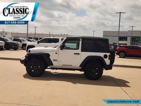 Used 2025 Jeep Wrangler Sport AWD/4WD image 5