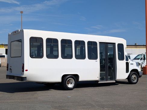 Used 2010 Ford E-450 and Econoline 450 Super Duty image 7