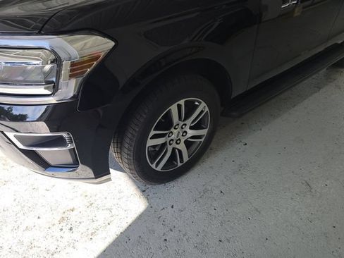 Used 2024 Ford Expedition Limited AWD/4WD image 9