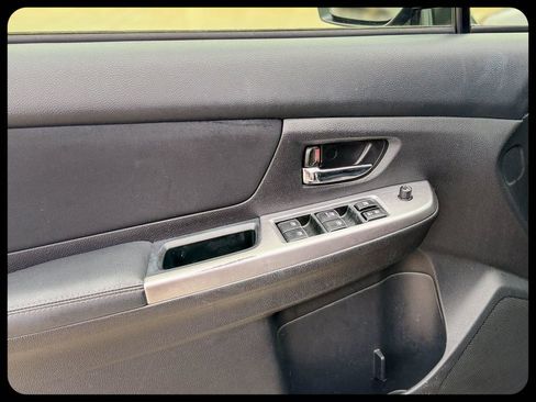 Used 2015 Subaru Crosstrek 2.0i Premium image 19