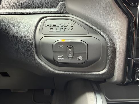 Used 2026 RAM 2500 Laramie AWD/4WD image 19