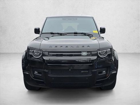 Used 2023 Land Rover Defender 110 X-Dynamic SE image 2