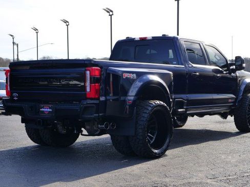 Used 2025 Ford F450 Platinum w/ FX4 Off-Road Package image 9