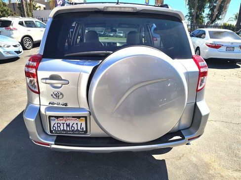 Used 2011 Toyota RAV4 2WD w/ Base L4 Extra Value Pkg image 9