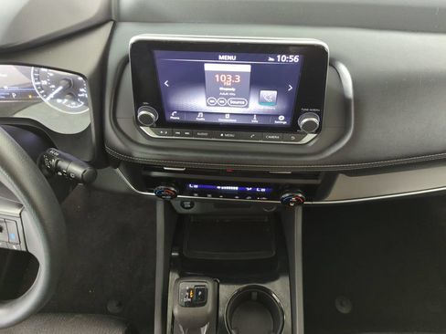 Used 2024 Nissan Rogue SV FWD image 14
