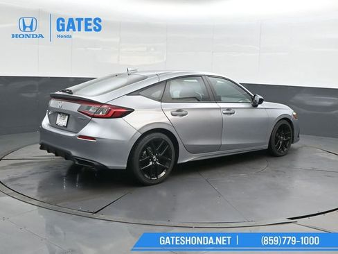Used 2024 Honda Civic Sport image 2