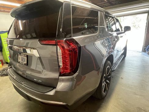 Used 2022 GMC Yukon SLT w/ SLT Premium Package AWD/4WD image 3