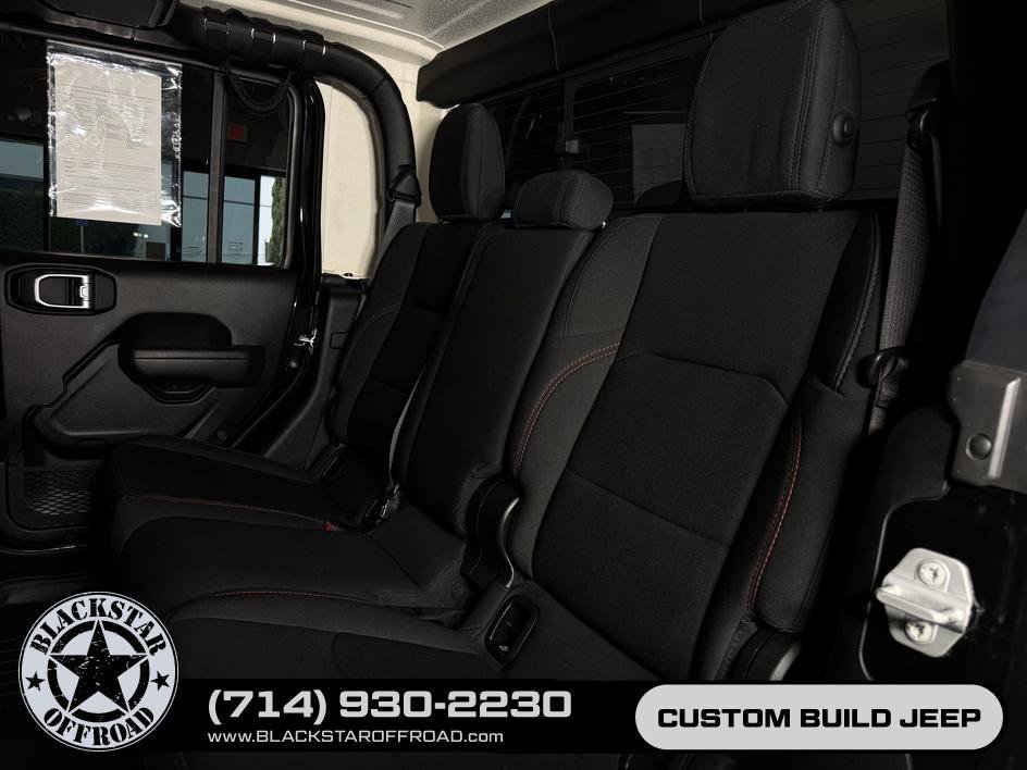 Used 2022 Jeep Gladiator Rubicon w/ Cold Weather Group AWD/4WD image 16