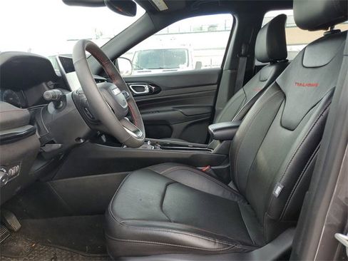 Used 2024 Jeep Compass Trailhawk w/ Trailhawk Elite Group image 19