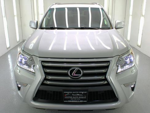 Used 2018 Lexus GX 460 Premium w/ Premium Package AWD/4WD image 3