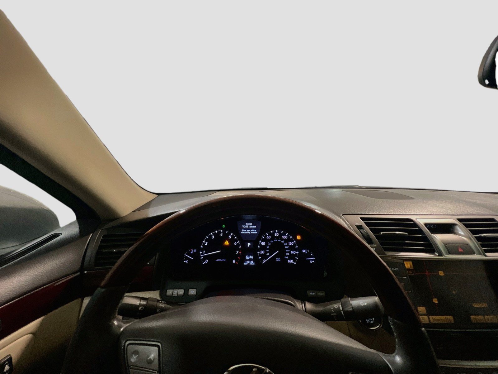Used 2010 Lexus LS 460 AWD w/ Comfort Pkg image 7