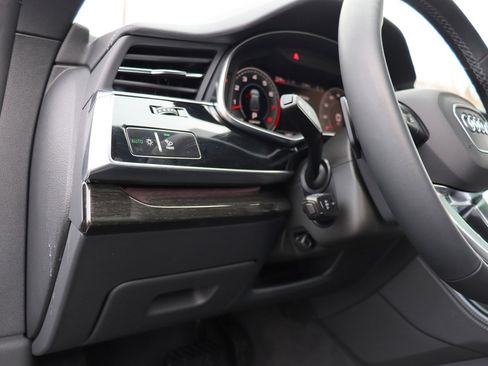 Used 2025 Audi Q8 Prestige w/ Prestige Package image 28