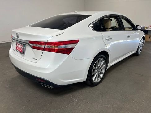 Used 2015 Toyota Avalon XLE Touring FWD image 3