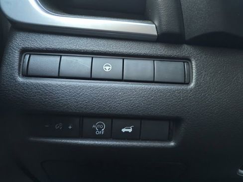 Used 2025 Nissan Rogue SV AWD/4WD image 10