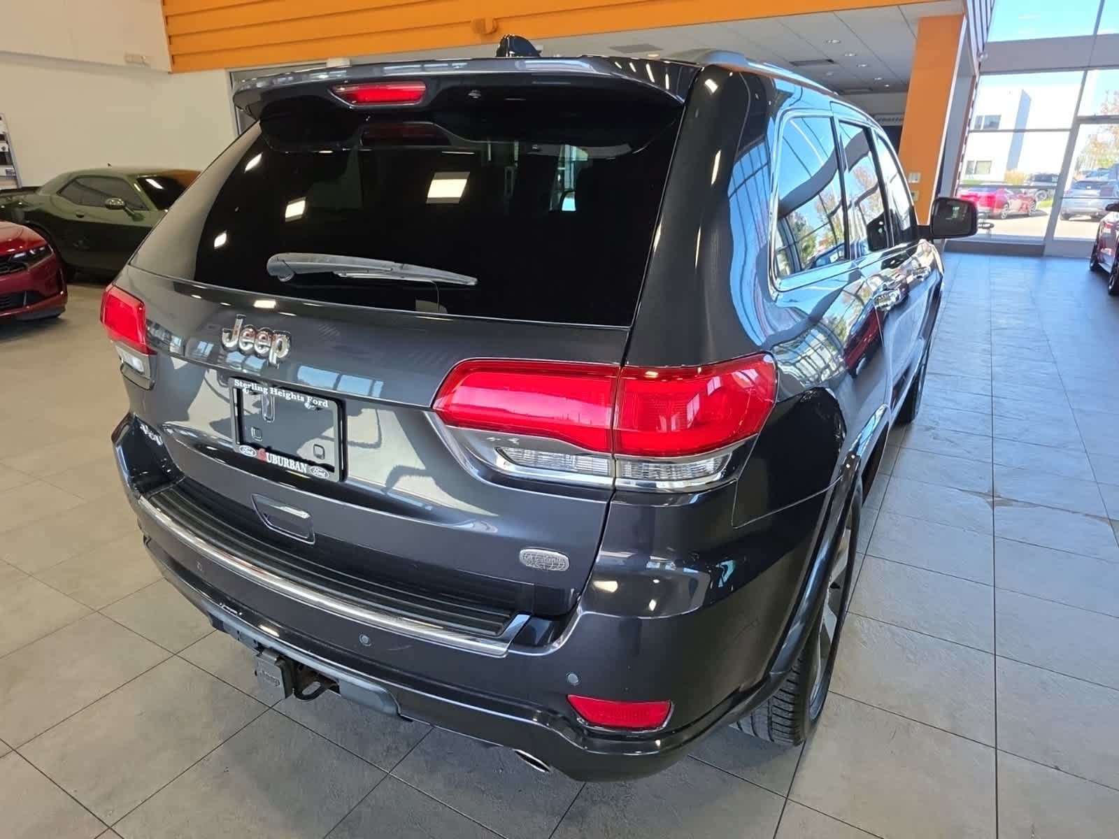 Used 2015 Jeep Grand Cherokee Overland w/ Advanced Technology Group AWD/4WD image 7