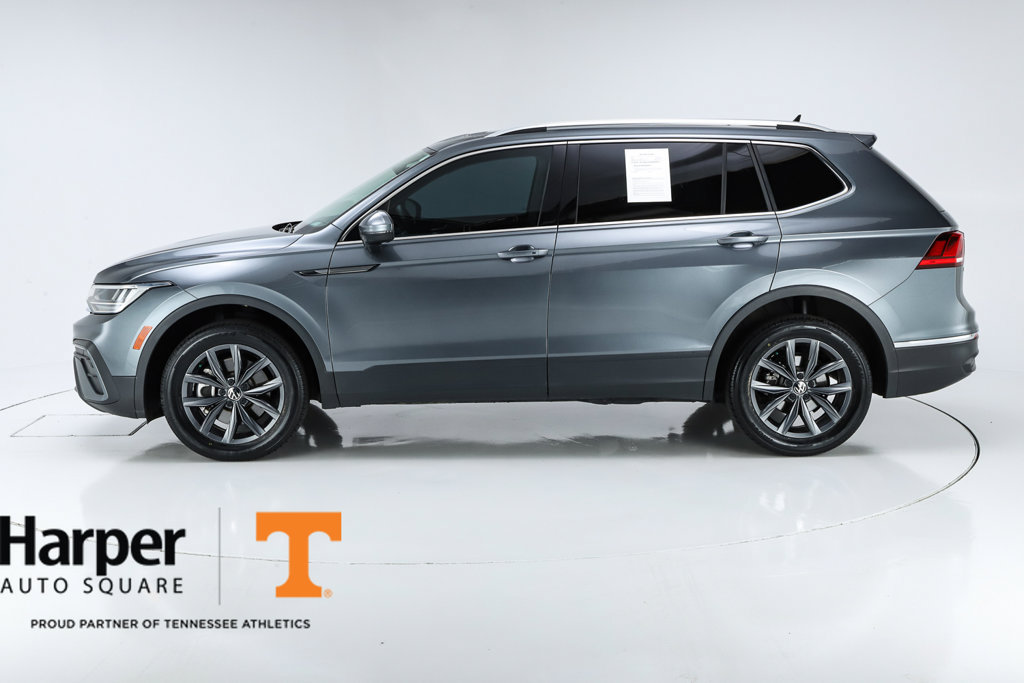 Used 2022 Volkswagen Tiguan SE AWD/4WD image 2