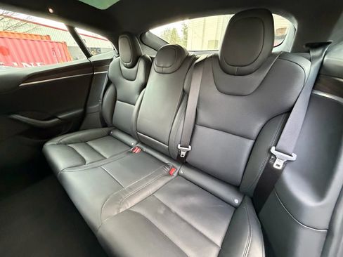 Used 2022 Tesla Model S image 16