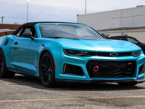 Used 2019 Chevrolet Camaro ZL1 RWD image 18