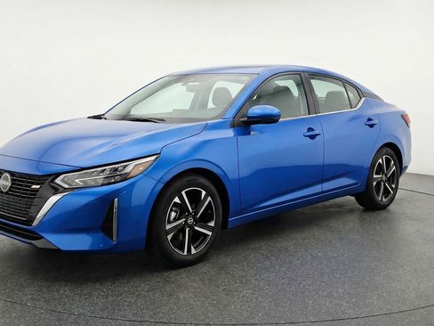 Used 2025 Nissan Sentra SV image 3