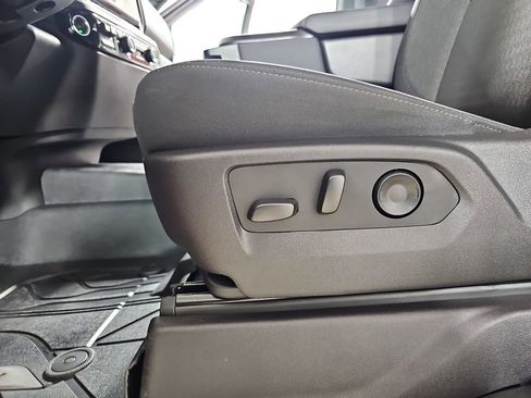 Certified 2026 Chevrolet Silverado 1500 LT image 34