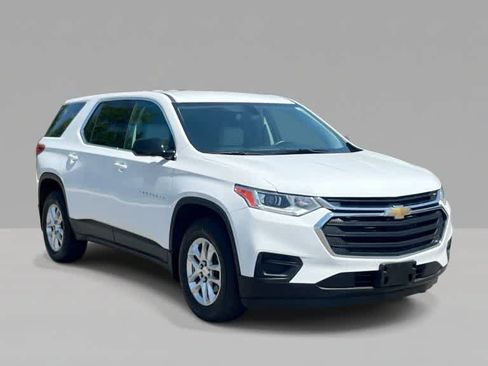 Used 2019 Chevrolet Traverse LS FWD image 2