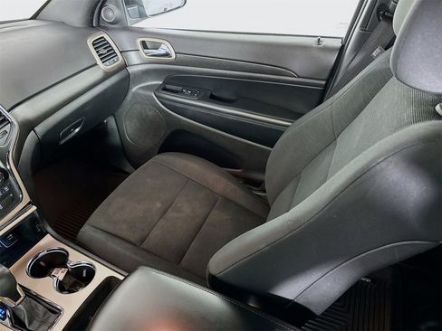 Used 2017 Jeep Grand Cherokee Laredo w/ Quick Order Package 23E image 21