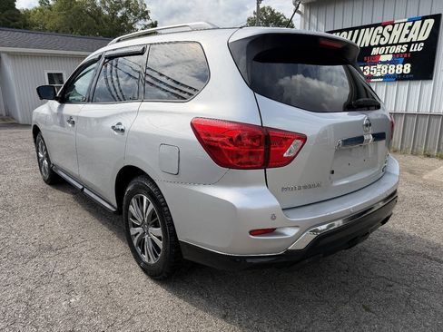 Used 2018 Nissan Pathfinder SL AWD/4WD image 6