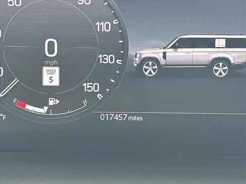 Used 2025 Land Rover Defender 130 X-Dynamic SE AWD/4WD image 25