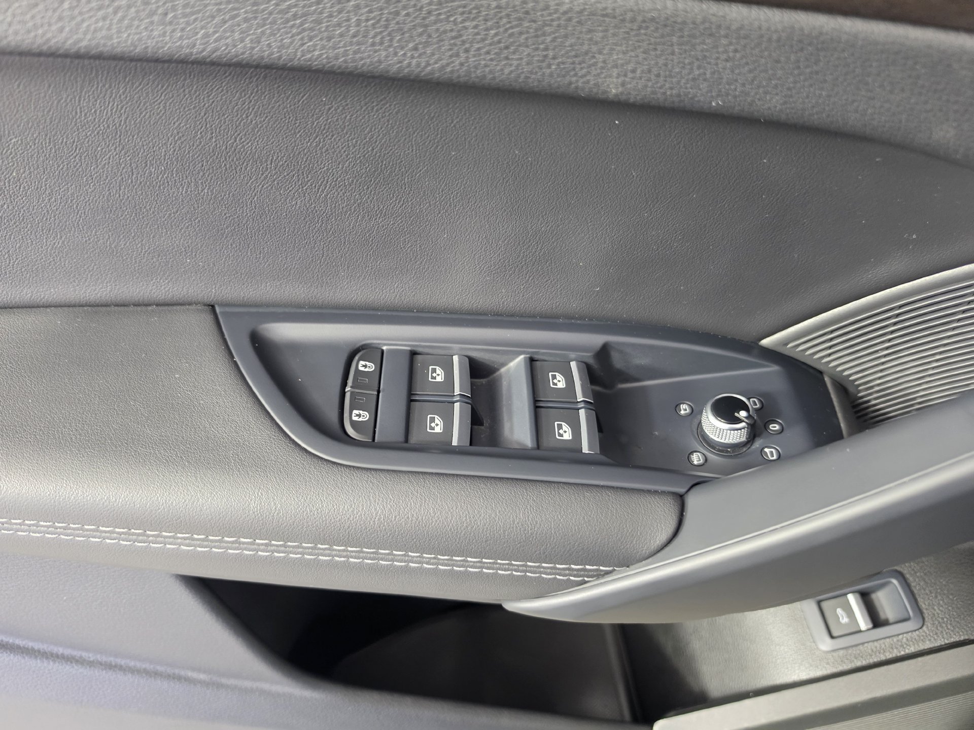 Used 2024 Audi Q5 Premium AWD/4WD image 18