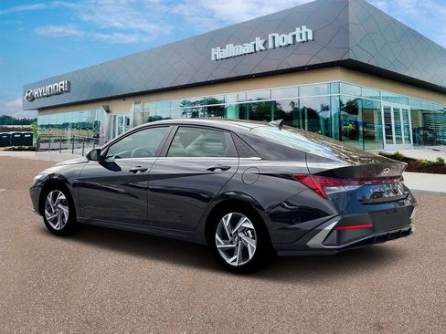 New 2026 Hyundai Elantra Limited FWD image 4