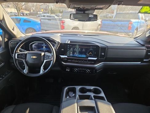 Used 2024 Chevrolet Silverado 1500 LT image 16