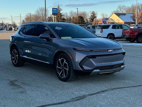 Used 2024 Chevrolet Equinox EV LT image 15