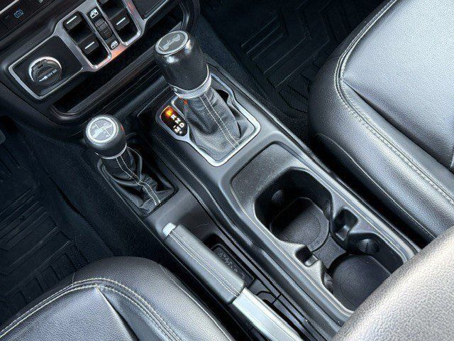 Used 2021 Jeep Wrangler Unlimited Sahara w/ Cold Weather Group AWD/4WD image 24