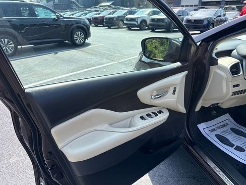 Used 2020 Nissan Murano Platinum w/ Cargo Package FWD image 10