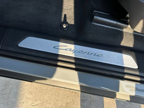 Certified 2026 Porsche Cayenne E-Hybrid Coupe AWD/4WD image 22