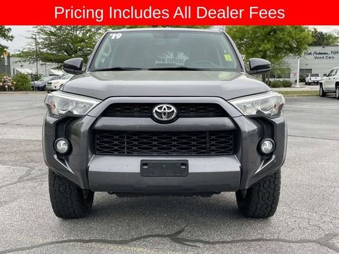Used 2019 Toyota 4Runner SR5 AWD/4WD image 8