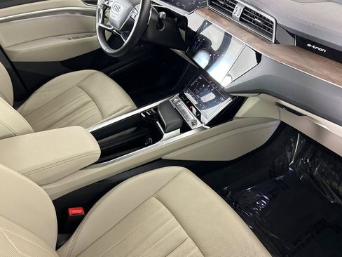 Used 2019 Audi e-tron Premium Plus image 15