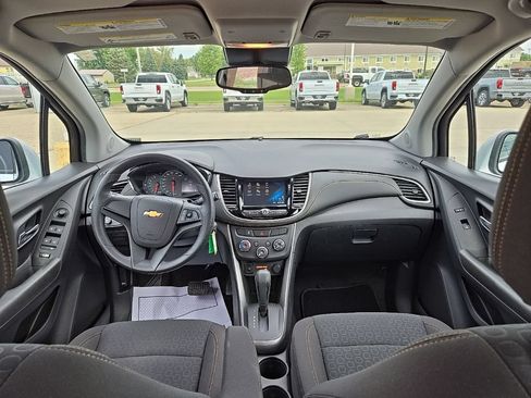 Used 2017 Chevrolet Trax LS FWD image 16